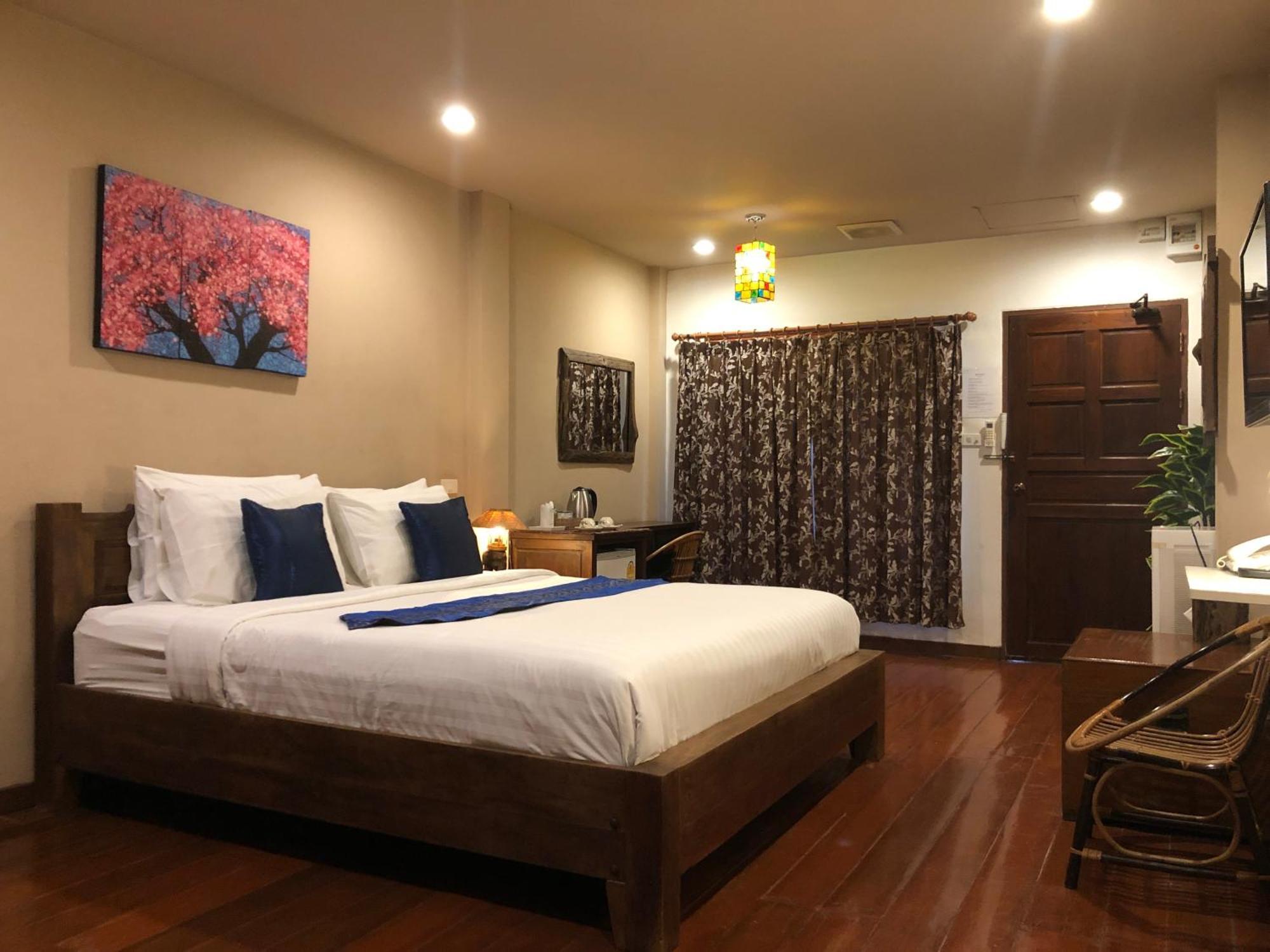 Thongran'S House Hotel Чиангмай Екстериор снимка