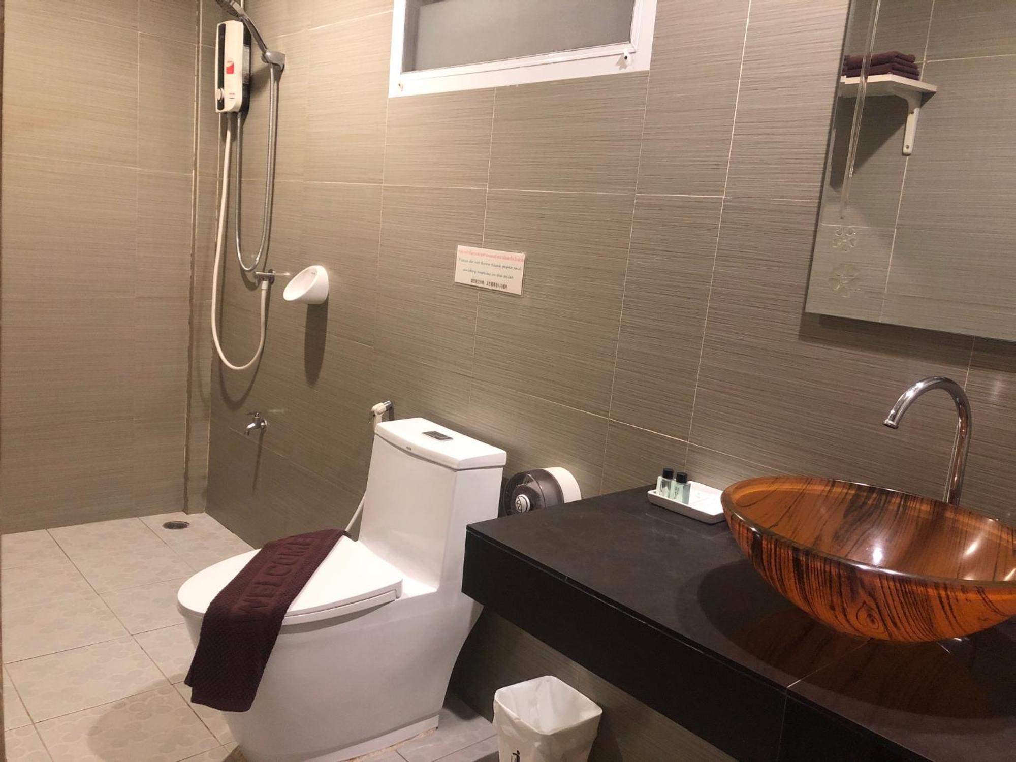 Thongran'S House Hotel Чиангмай Екстериор снимка