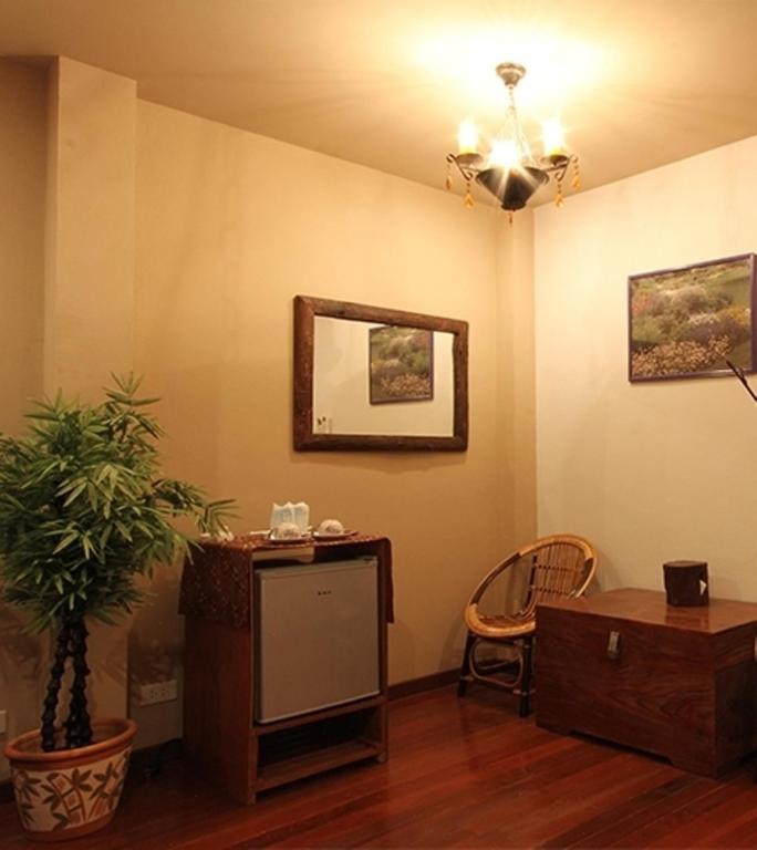 Thongran'S House Hotel Чиангмай Стая снимка